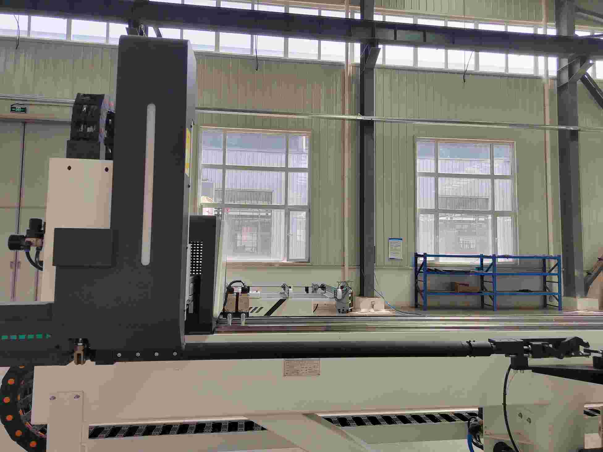 Pusat motong CNC pikeun Profil Aluminium (LJQZ-CNC-6800B) (3)