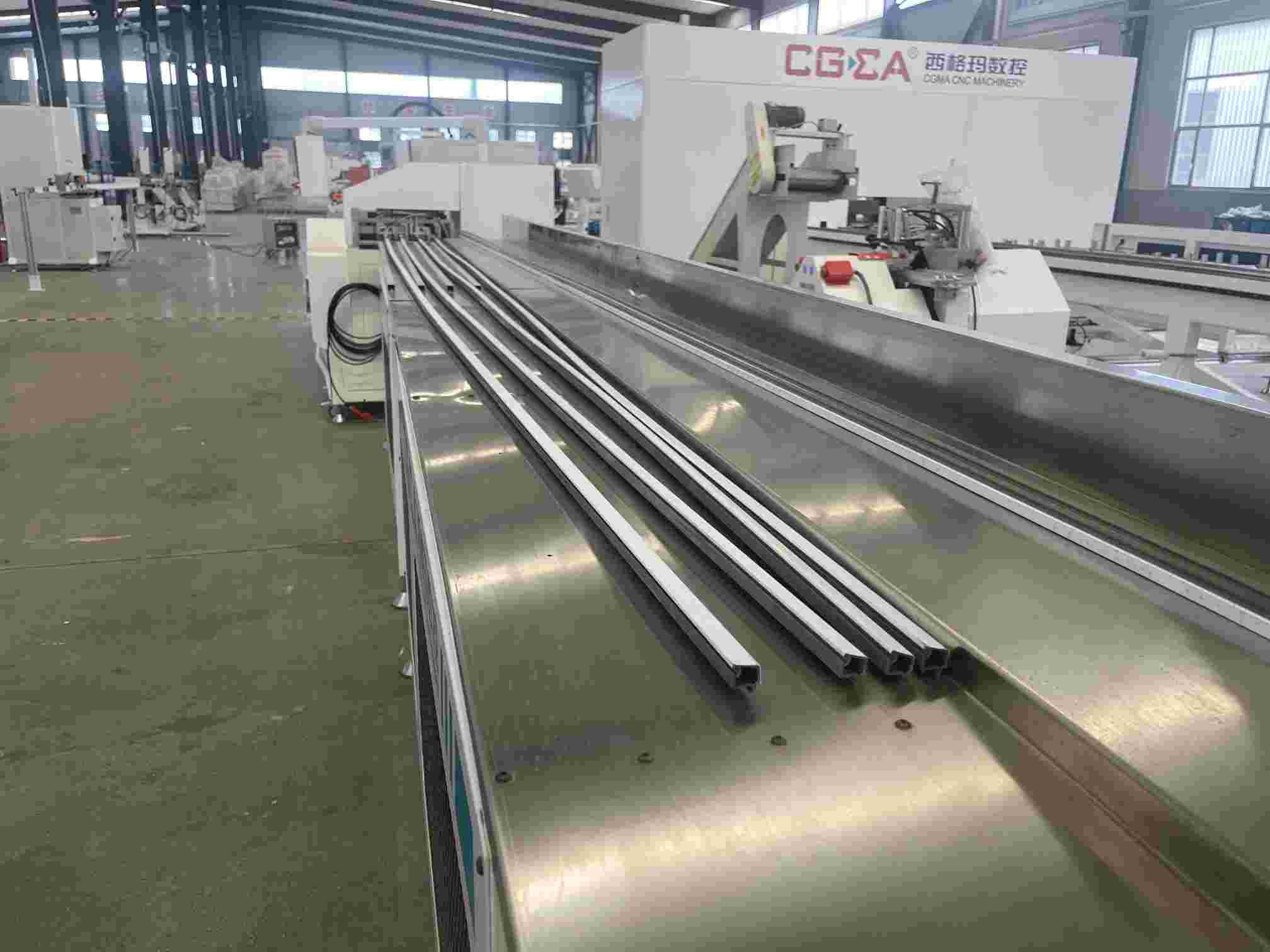CNC Glazing Bead Cutting Center pikeun Propil uPVC (6)
