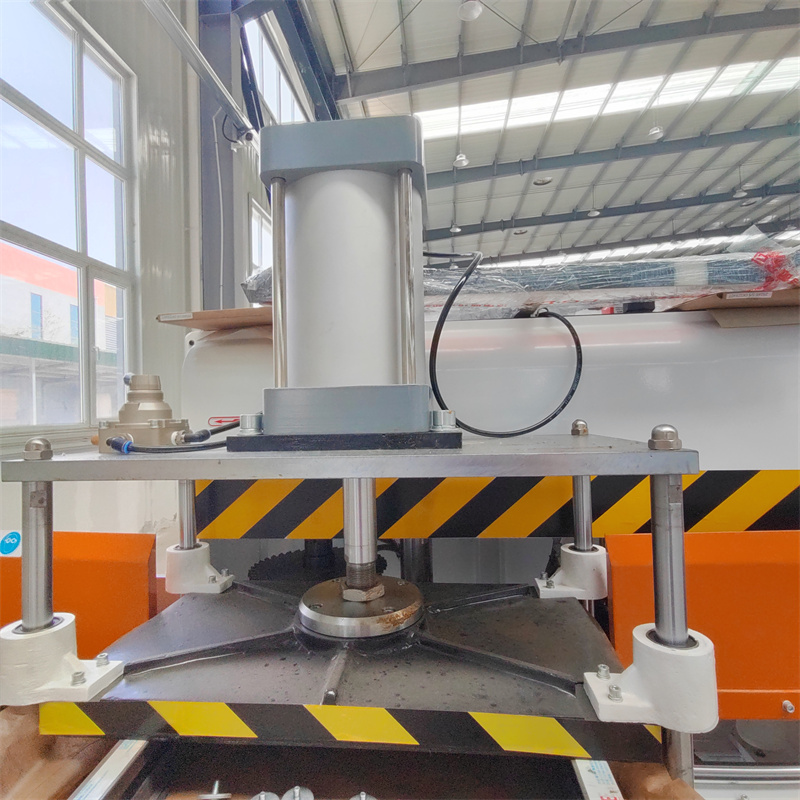 Haɗin Ƙarshen Milling Machine don bayanin martabar aluminum LDX06E-250 3