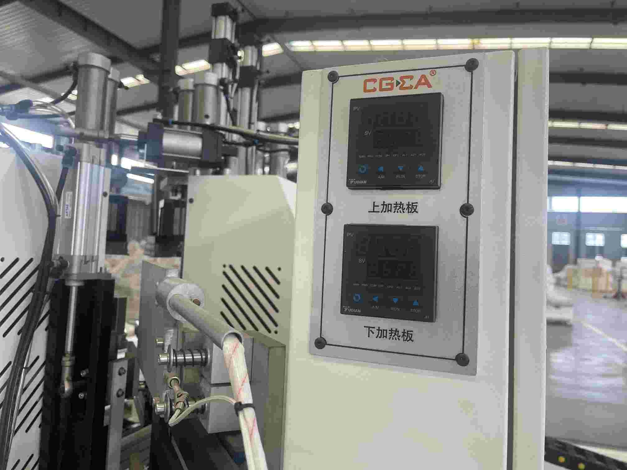 Dvojvrstvový zvárací rohový stroj pre PVC profil