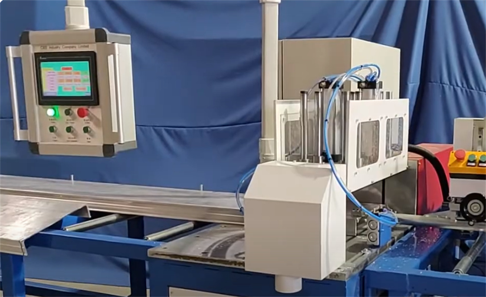 ccsn-550-cnc-automatische-einzelkopf-schneidemaschine 3