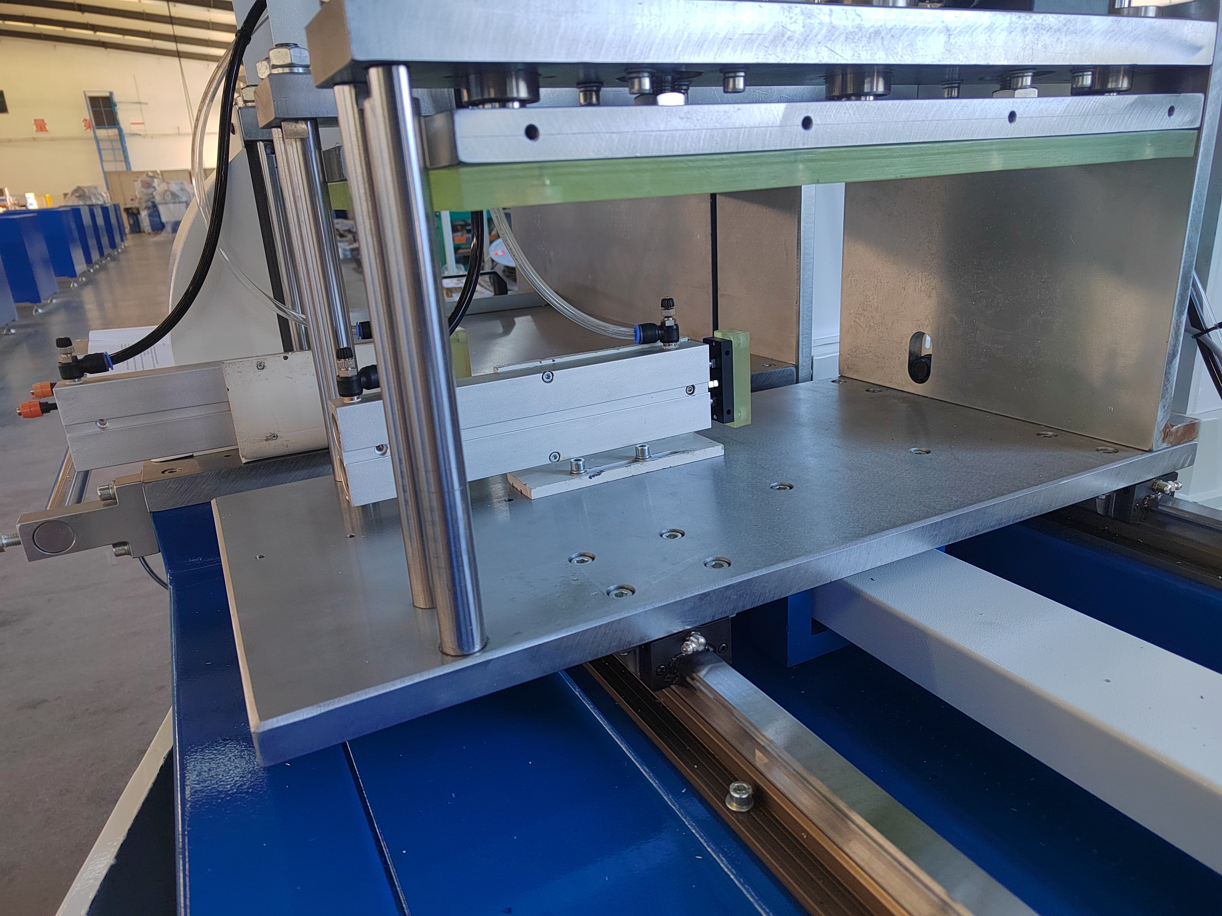 cnc automatisk profilskärmaskin 2