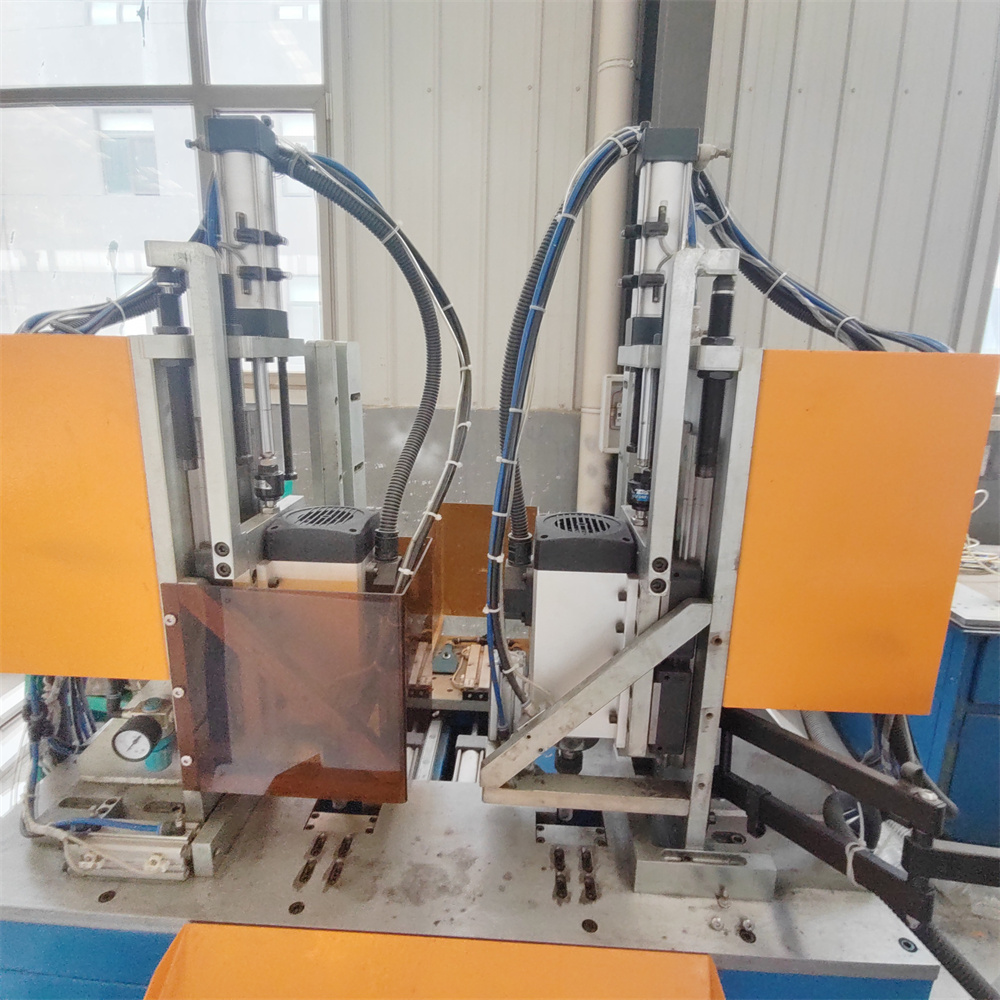 mdt-200-aluminium-formwork-beam-bar-automatic-drilling-machine (3)