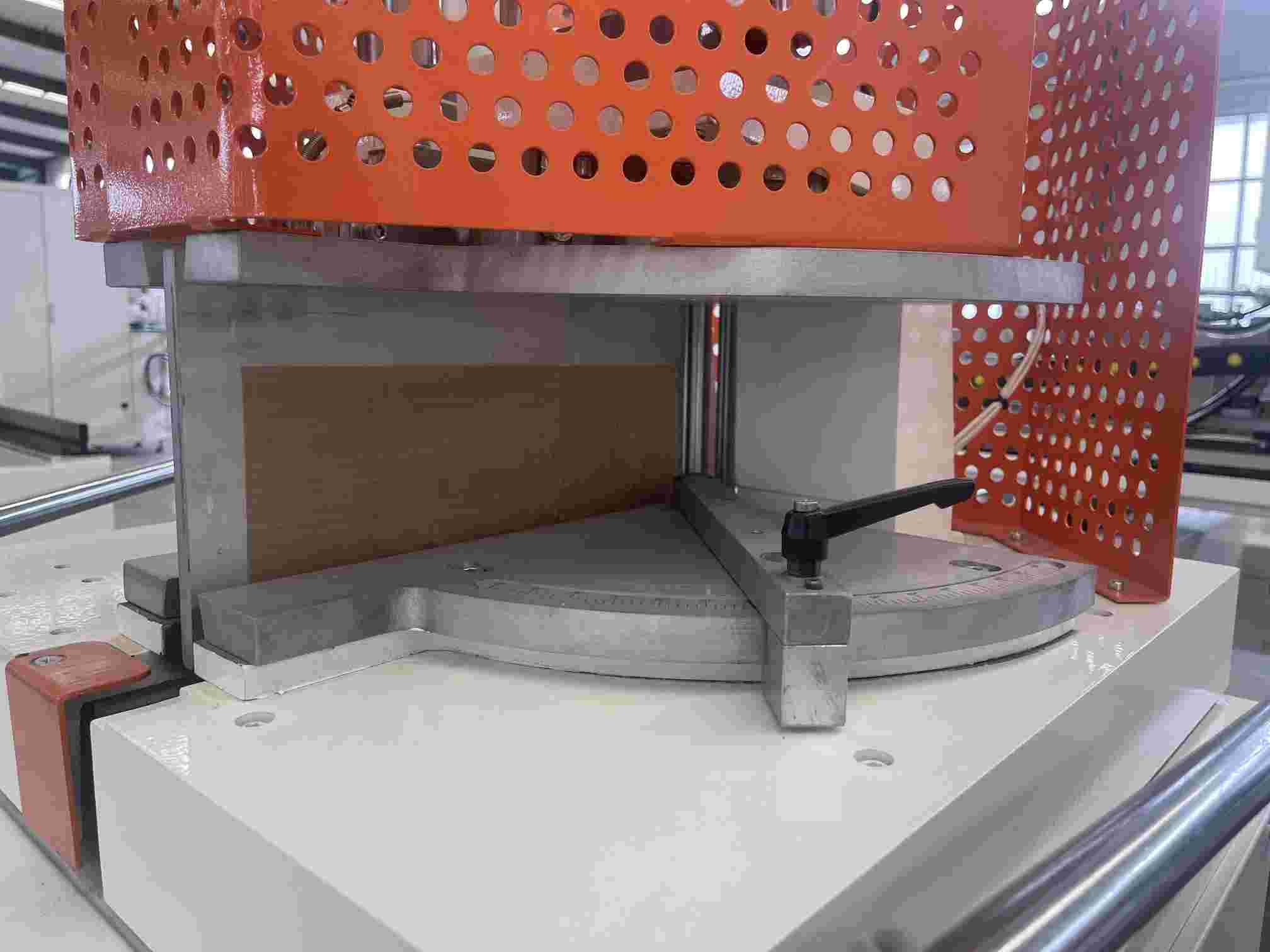 single-head welding masine foar uPVC profyl (1)