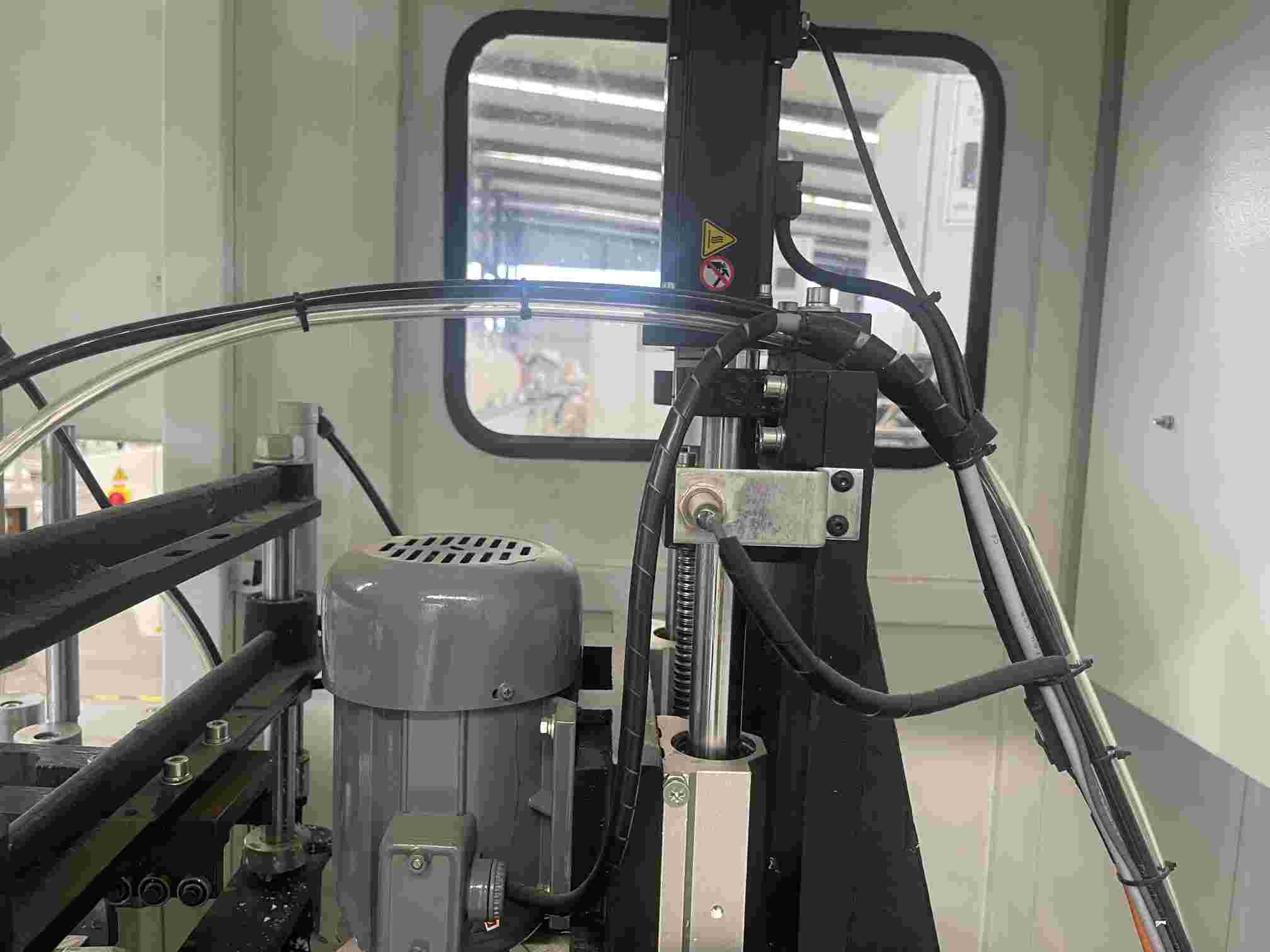 mesin pembersih sudut tingkap dan pintu uPVC (3)